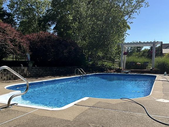 5th image of 8232 Woodcreek Dr