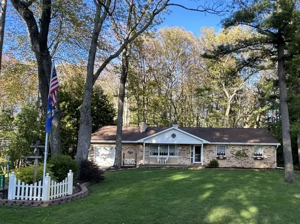 7078 Lakewood Dr, Oscoda, MI 48750