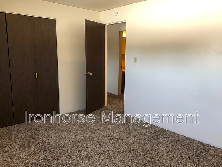 805 W Villard St #3 — Photo 10