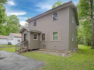 18 5th St, Godeffroy, NY 12729