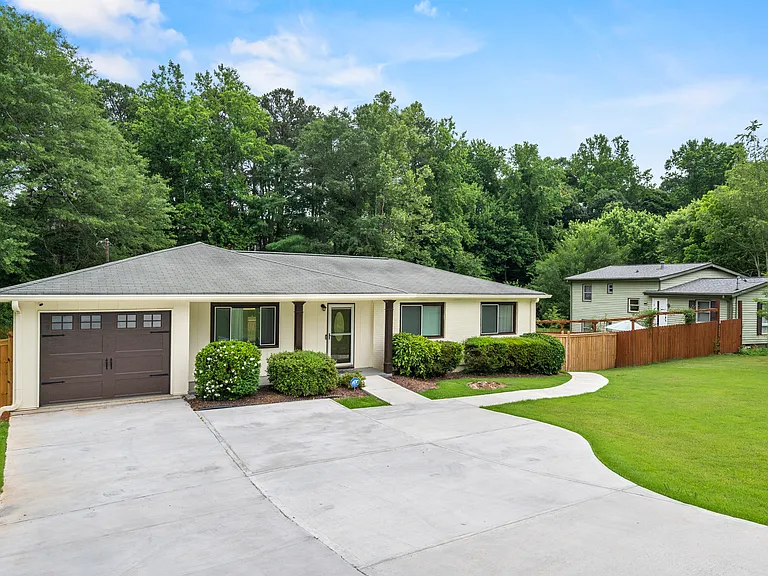3031 Highland Dr SE — Photo 33