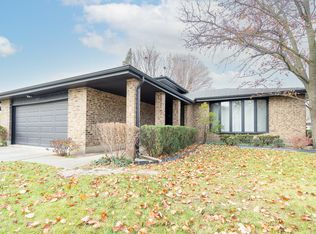 902 College Ave, Matteson, IL 60443