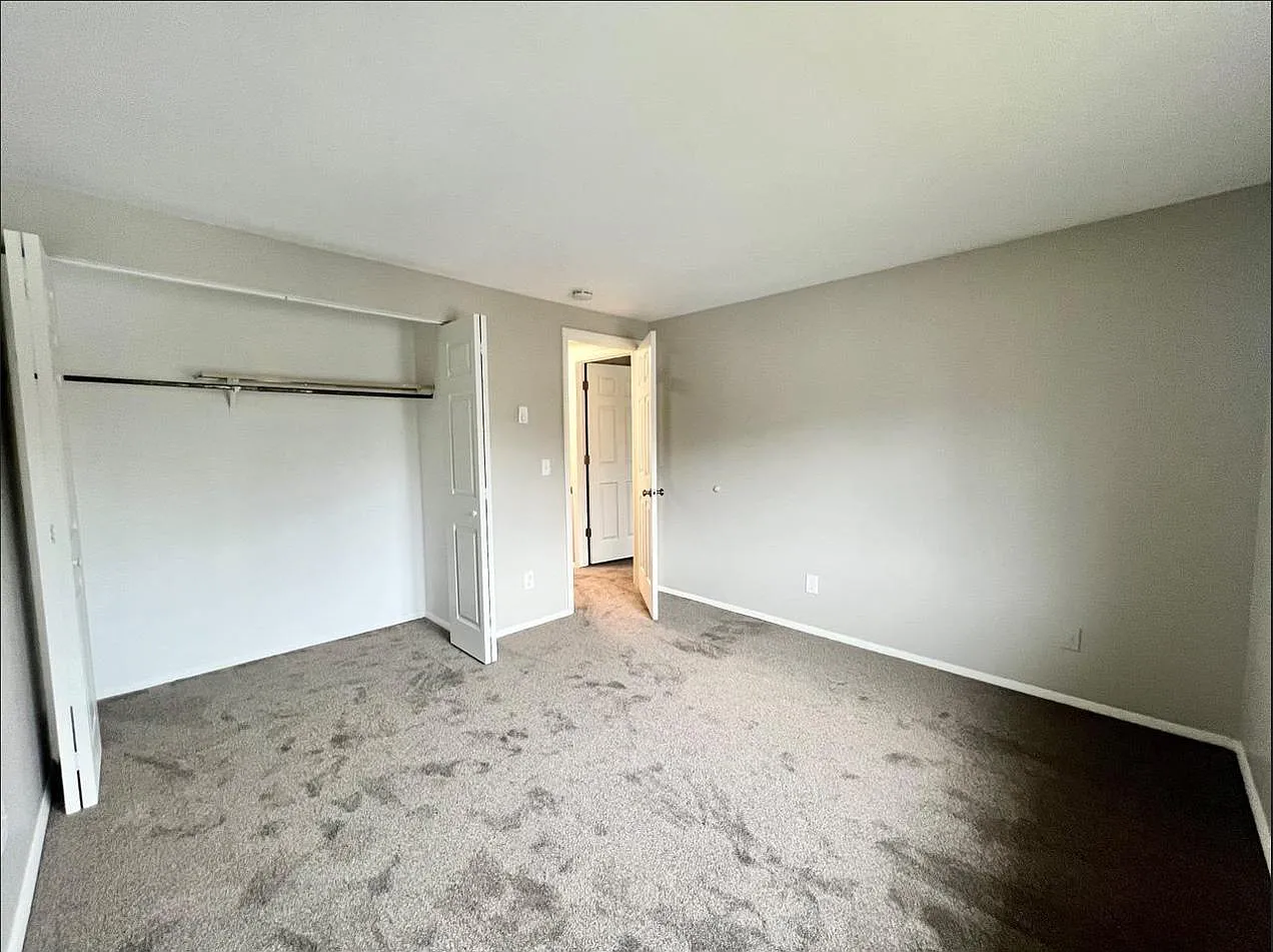 2 bed, 950 sqft, $1,400 — Photo 3