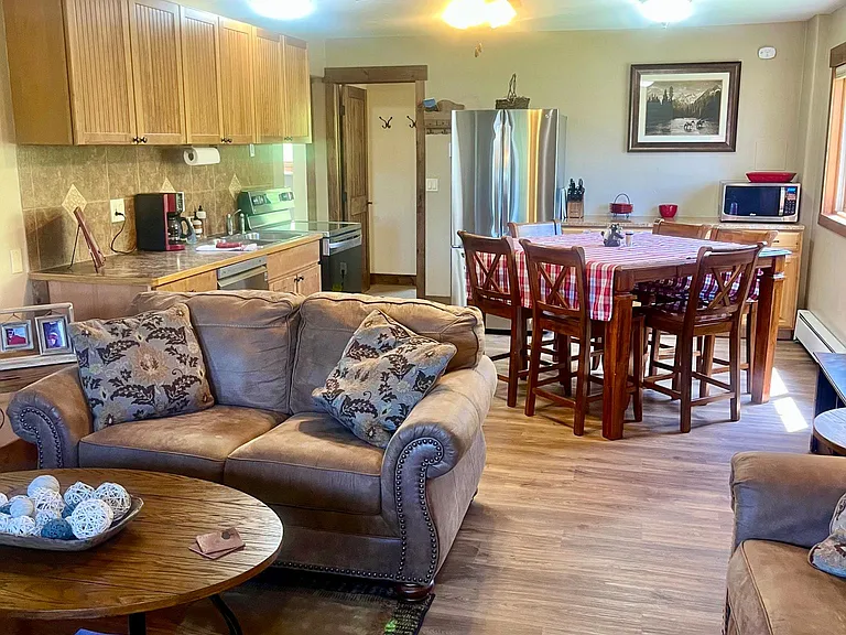3170 Columbine Dr #18 — Photo 4