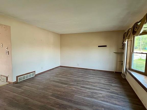 4th image of 2703 11th Ave