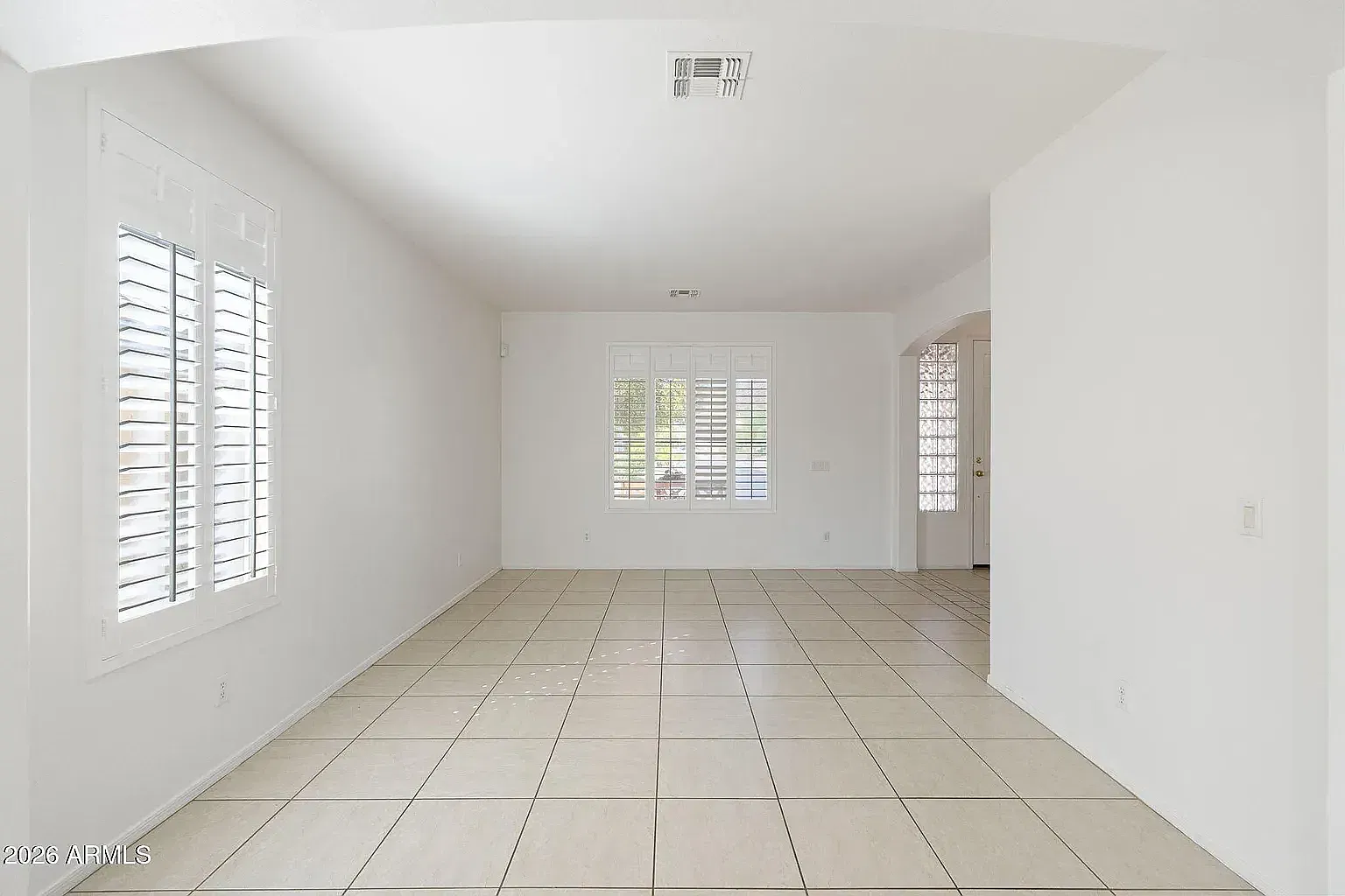 5 bed, 3200 sqft, $2,995 — Photo 4