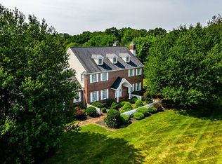 910 Evergreen Ln, Chester Springs, PA 19425