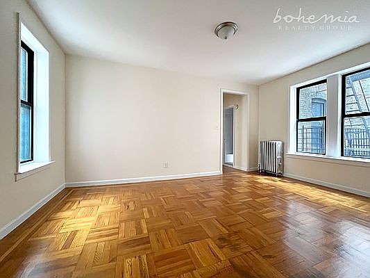 3rd image of 2 Adrian Ave APT 21C
