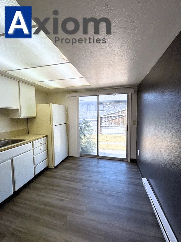 2 bed, 700 sqft, $1,100 — Photo 2