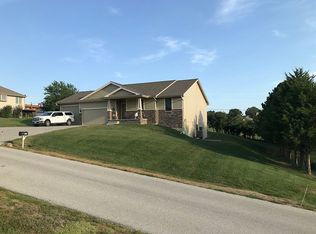 1705 Beaver Lake Blvd, Plattsmouth, NE 68048