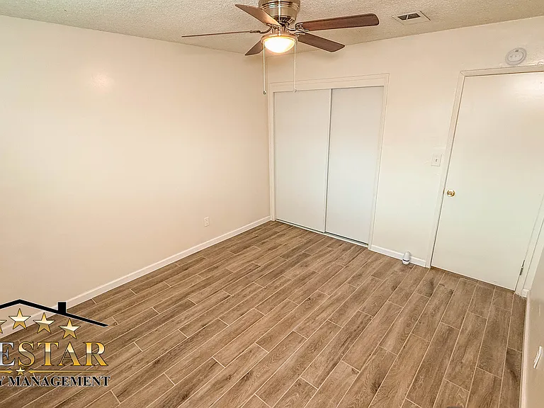 609 Grace St #D — Photo 17