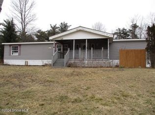 20 Rocky Ridge Rd, Warrensburg, NY 12885