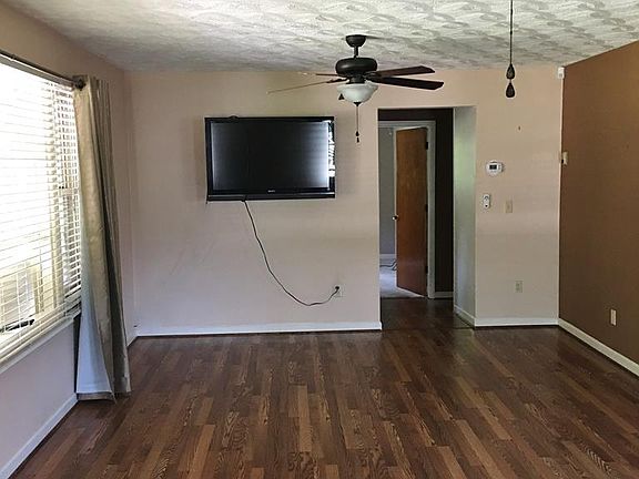 4th image of 120 Sky Harbor Ln