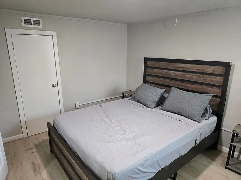 1 bed, 1.0 bath, 500 sqft, $1,600 — Photo 14
