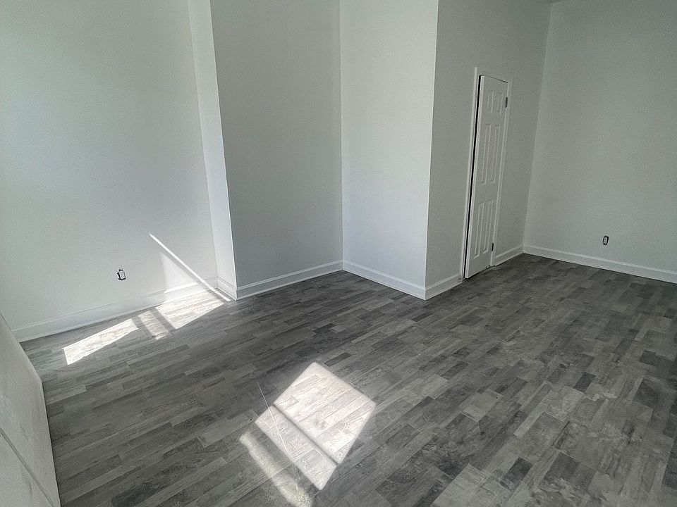2nd image of 15 Ditmars St Floor 2