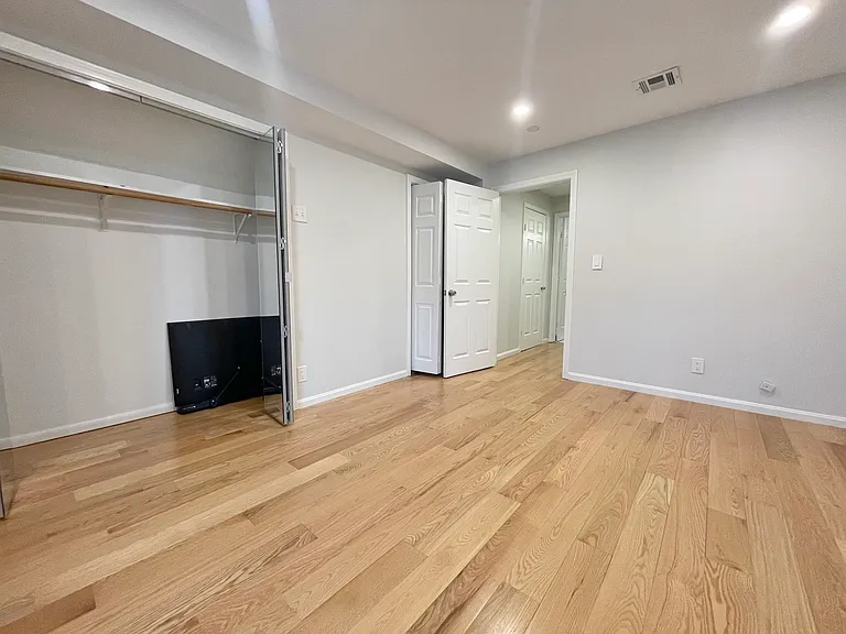15 Marion St #E2 — Photo 24