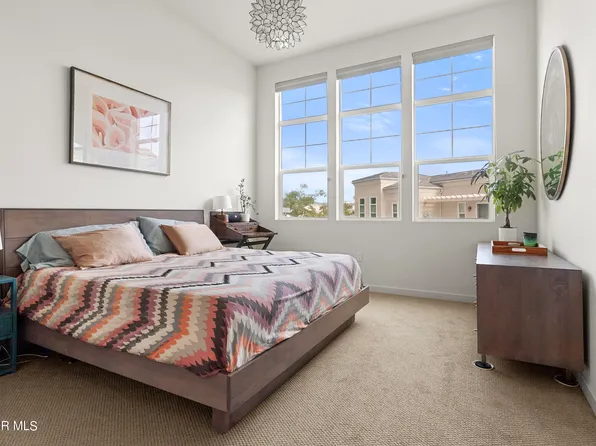 581 Winchester Dr, Oxnard, CA 93036
