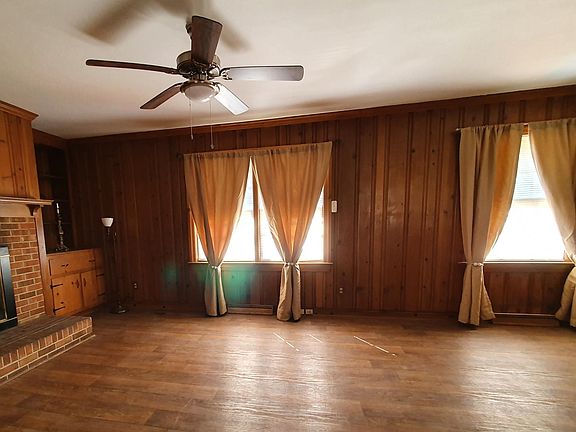 3rd image of 402 S Englewood Dr