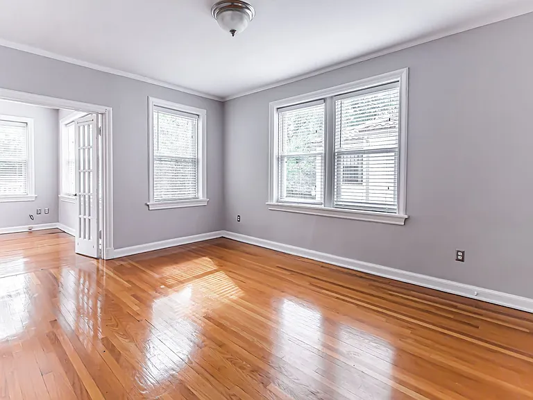 (292) 7366 Pershing — Photo 20