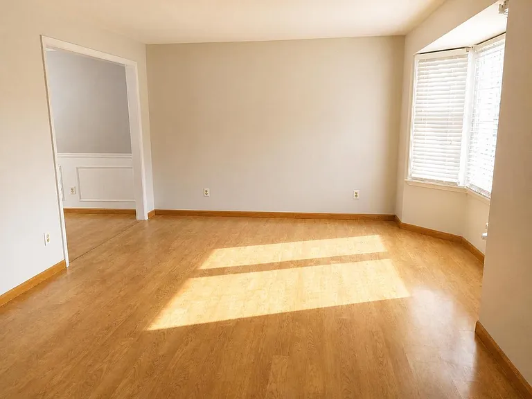 15 Crestview Dr — Photo 3