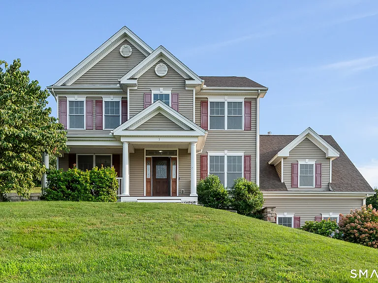 5 Rolling Hills Dr — Photo 1