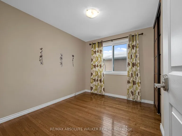 1849 Montereau Ave — Photo 33