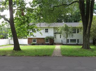 27 Oxford Ct, Spring Valley, NY 10977