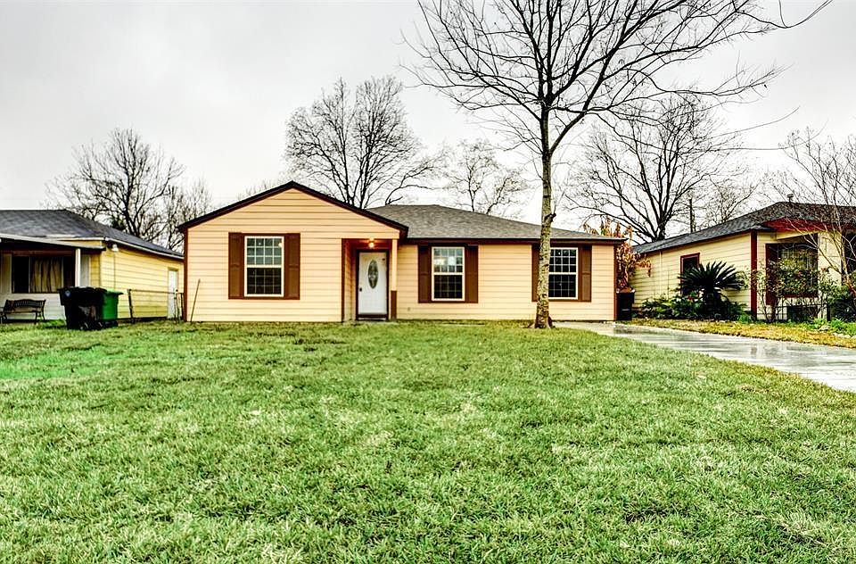 1st image of 4806 Holloway Dr
