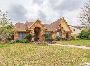 205 Woodridge Dr, Victoria, TX 77904