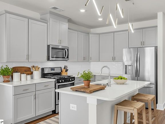 3rd image of 150 Bromes Way