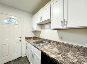 Collinwood Apartments