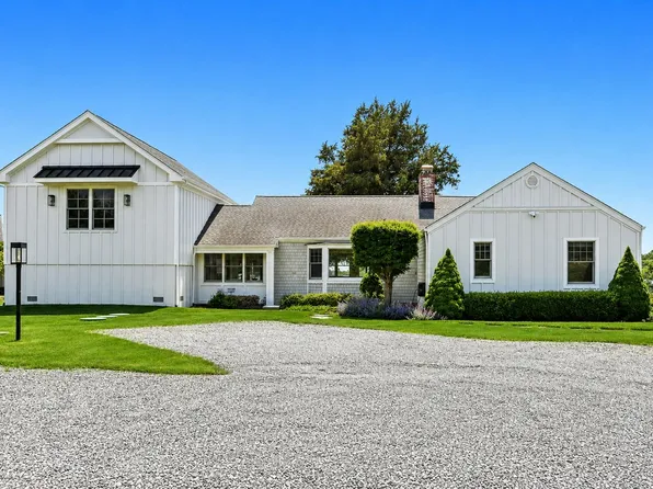 65 Shore Rd, Westhampton, NY 11977