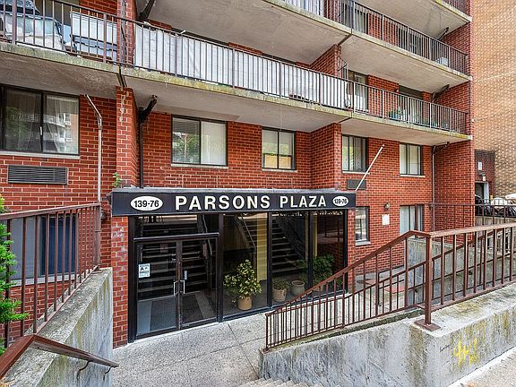 4th image of 13976 35th Ave APT 7F