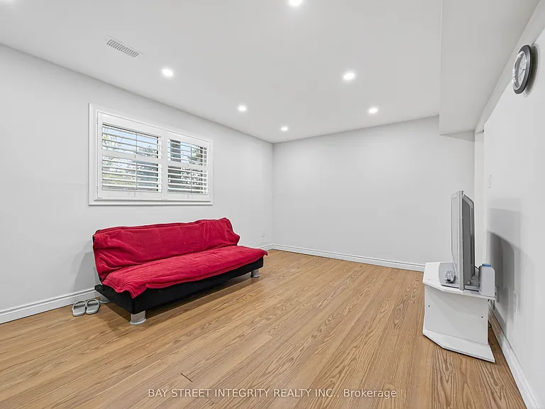 646 Village Pkwy #26 — Photo 24