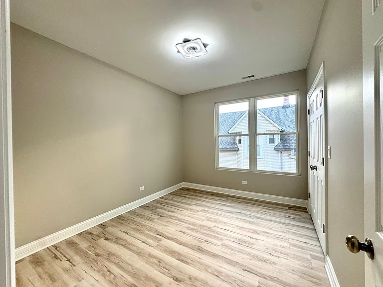 5736 W Huron St #3 — Photo 10