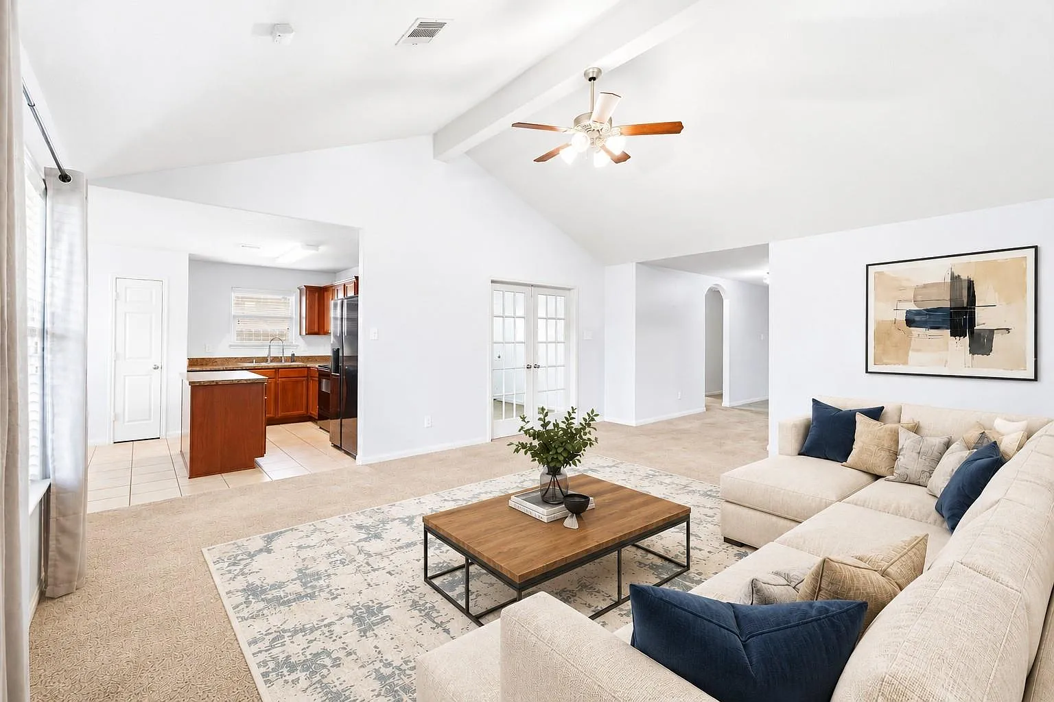 3 bed, 2.0 bath, 1647 sqft, $2,000 — Photo 2