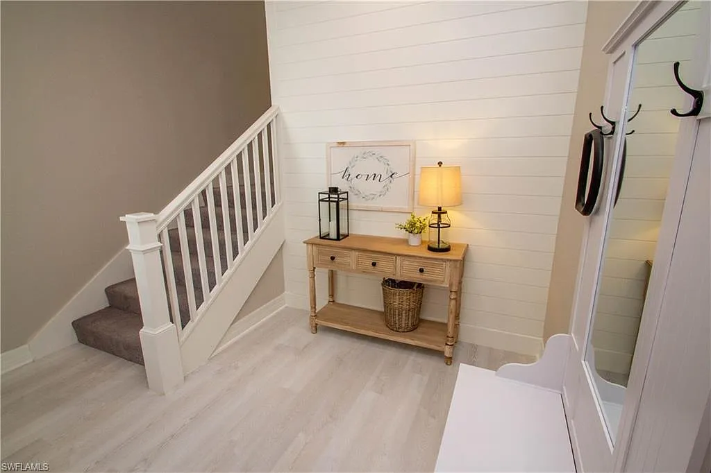 3 bed, 2.0 bath, 2444 sqft, $8,500 — Photo 4