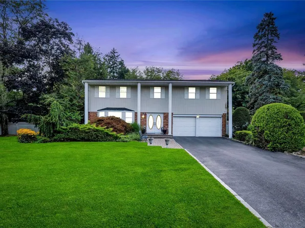 1 Aron Drive, Woodbury, NY 11797