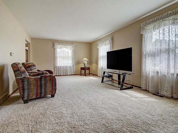 5th image of 7370 Gladiola Ave
