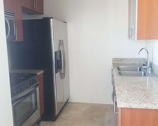 5th image of 620 S Gramercy Pl APT 330
