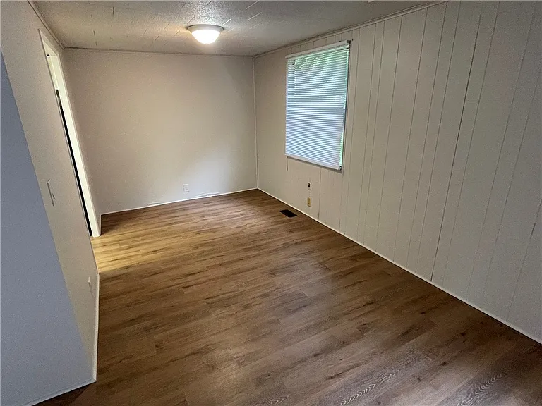 1010 W South Fourth St — Photo 13