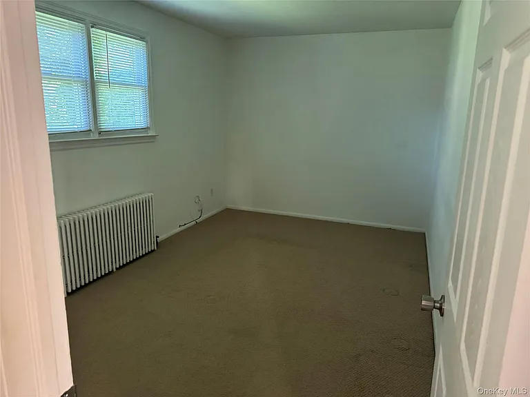 25 Robinson Ave — Photo 11