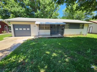 1318 N El Paso Dr, Derby, KS 67037