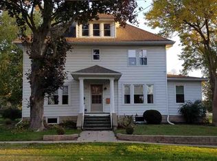 207 W Spring St, Strawberry Point, IA 52076