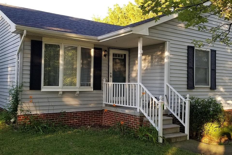 1st image of 214 Bluebird Dr