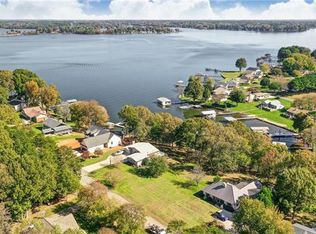 5202 Glenwood St, Sherrills Ford, NC 28673