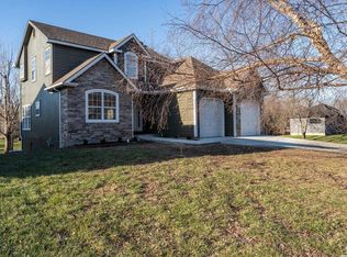 121 Hillside Dr, Baldwin City, KS 66006