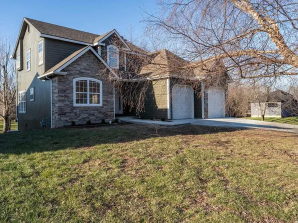 121 Hillside Dr, Baldwin City, KS 66006
