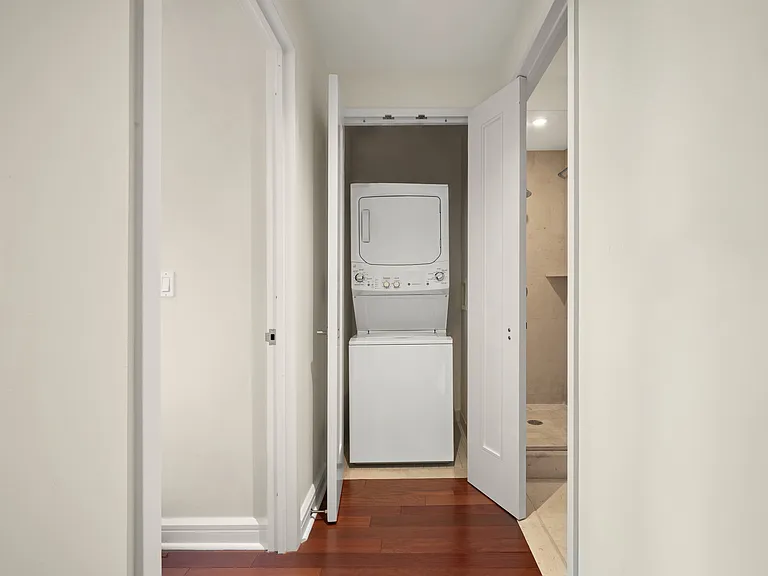 100 Riverside Blvd #8U — Photo 9