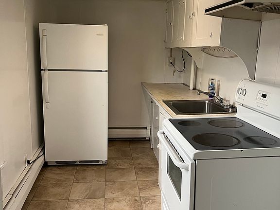 4th image of 1130 Almond St #2